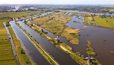 Visit the Kinderdijk windmills, a UNESCO World Heritage Site - Holland.com