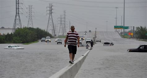 Photos: Hurricane Harvey hits Houston, bringing "catastrophic" flooding ...