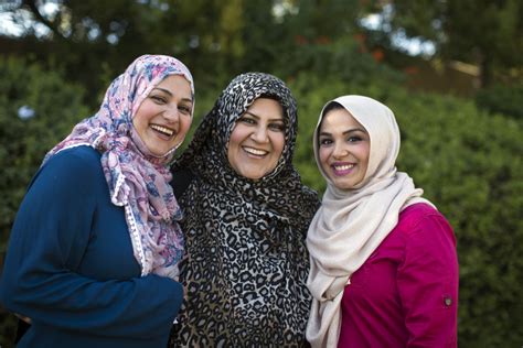 California Muslim Women Reconsider Wearing Hijab Over Safety Concerns ...