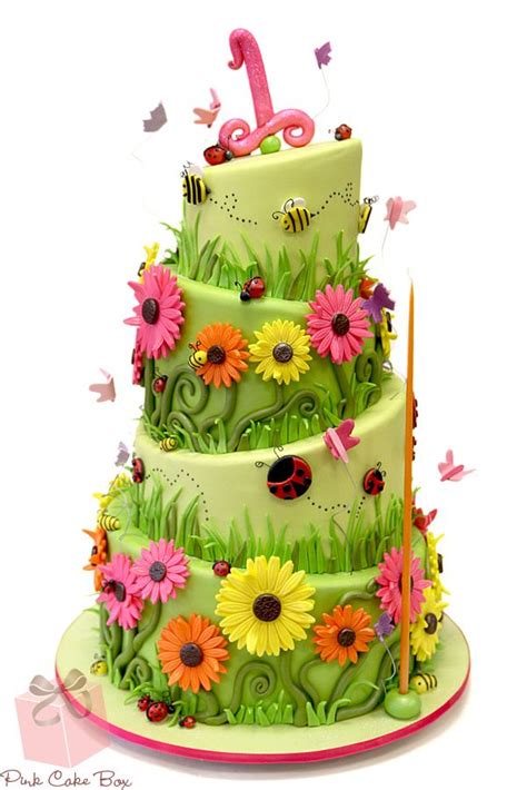 Garden Bug cake - Amazing Cake Ideas