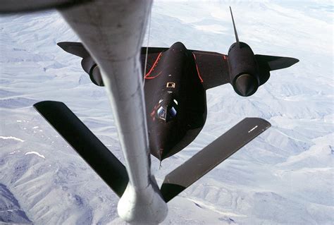 The SR-71 Was America's First Stealth Spy Plane. But Keeping Her A ...