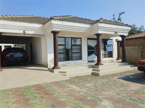 4 Bedroom House for sale in Mankweng - P24-114456192