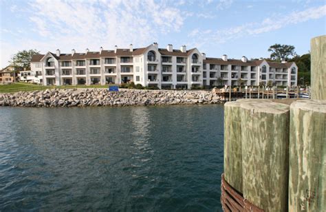 Edgewater Inn on the Harbor (Charlevoix, MI) - Resort Reviews ...