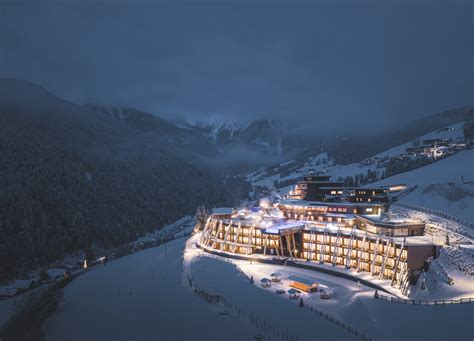 Alpin Panorama Hotel Hubertus - Epic Sky Pool