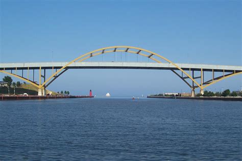 Hoan Bridge - Wikipedia