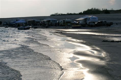 Lake McConaughy camping on the beach | Lolo's Extreme Cross Country RV ...