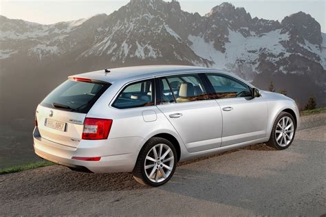 Skoda Octavia Combi 4x4 Revealed in New Images - autoevolution