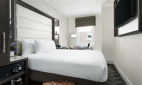 Rooms & Suites | Hilton Boston Park Plaza