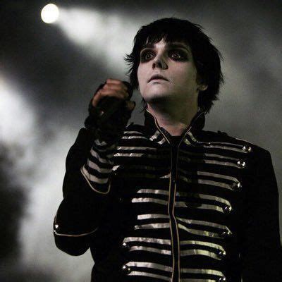 Beautiful Unholy Pictures of Gerard Way - Black Parade Gerard | Gerard ...