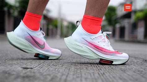 รีวิว Nike Air Zoom Alphafly NEXT% นุ่ม พุ่ง เด้ง - SNKR TODAY