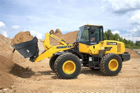 Komatsu launches more fuel-efficient WA200-7 wheel loader with Tier 4 ...