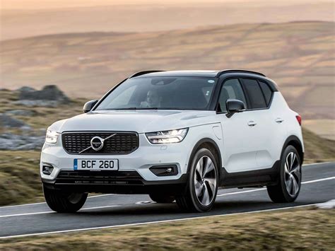 Best Small Hybrid SUV? Meet the Volvo XC40