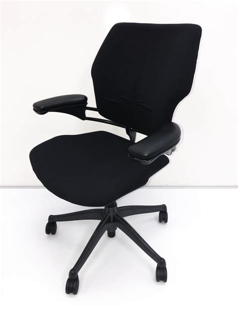 Ergonomic Chairs Archives – ChairTech