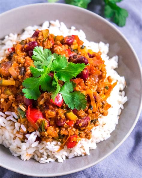 A HEALTHY Vegan Chilli Con Carne Packed With Veggies