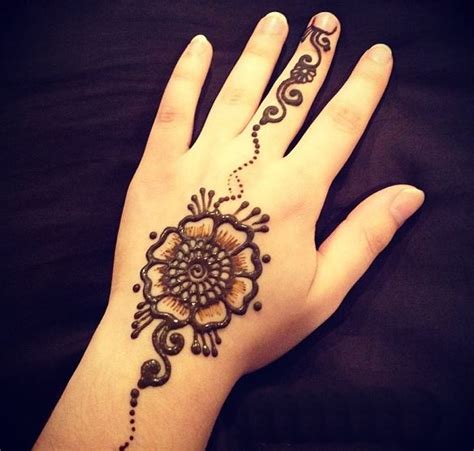 15 Latest Floral Henna Mehndi designs for Hands | Bling Sparkle