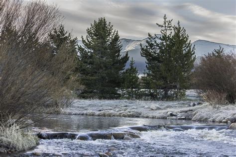 Fraser Valley River, Winter Park CO. [OC] [5184x3456] : r/EarthPorn