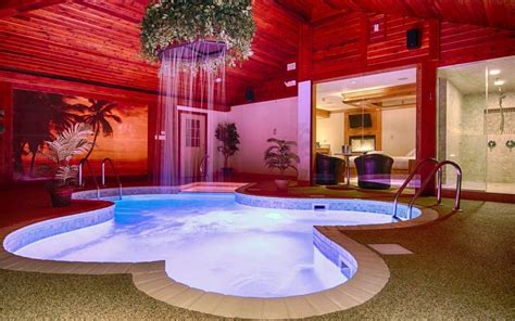 Paradise Afternoon Getaway Plus Deluxe Spa Set - Sybaris - Romantic ...