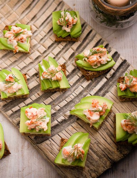 Avocado and prawn cocktail toasts recipe Easy Canapes, Canapes Recipes ...