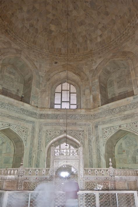 File:Interior of the Taj Mahal 04.jpg - Wikimedia Commons