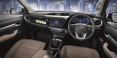 2016 Toyota HiLux interior, additional variants revealed in official ...