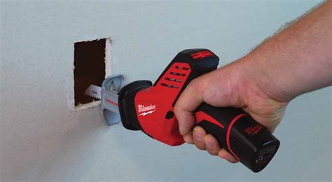 6 Best Tools For Cutting Drywall - GearsMag