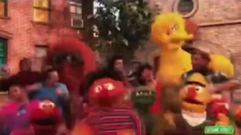 Sesame Street Elmo DJ Dancing Meme - YouTube