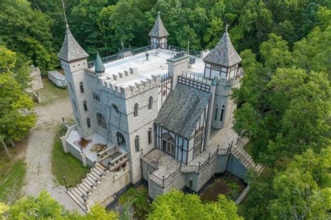 Attention kings and queens: Castle for sale in Michigan to live 'free ...