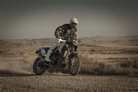 Yamaha T7 concept actually looks like a practical mid-size adventure ...