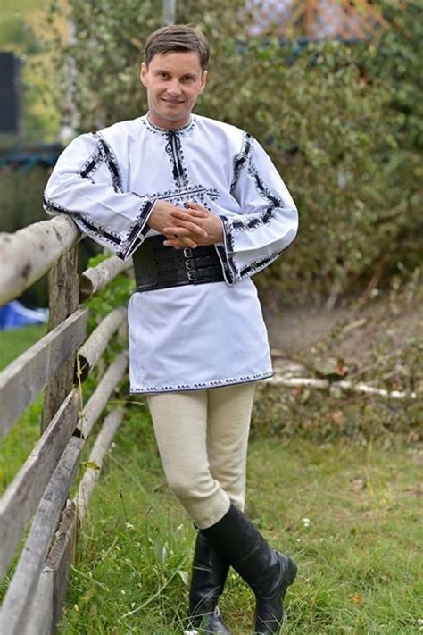 Romanian men traditional clothing port popualr romanesc - Romania Photo ...