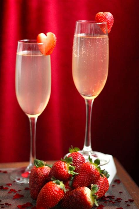 23 Romantic Cocktails for Valentine’s Day