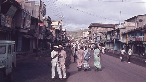 Street Scene in Satara Maharashtra 1970 | Street scenes, Old images ...