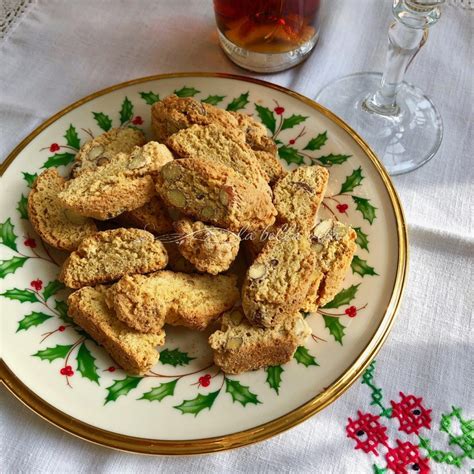 Cantucci with Vin Santo Wine — An Italian Tradition (Biscotti) | La ...