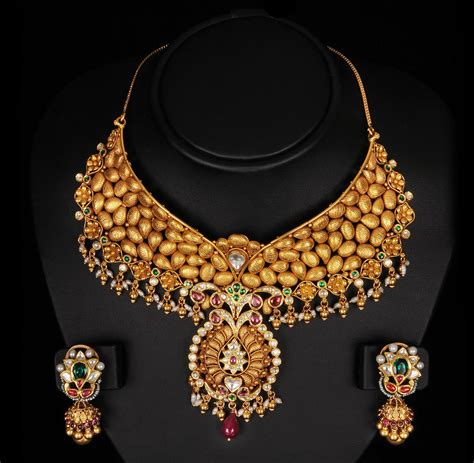 indiangoldesigns.com: Beautiful antique Bridal Necklace Sets from vummidi