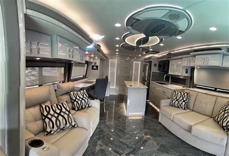 American Coach Unveils New American Eagle Floorplan - RV News