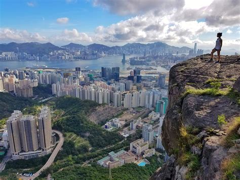 Kowloon Peak Hike to Suicide Cliff - [One of the Best Hikes in Hong Kong]