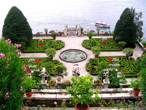 loveisspeed.......: The Palace of Isola Bella on Lake Maggiore..Palazzo ...