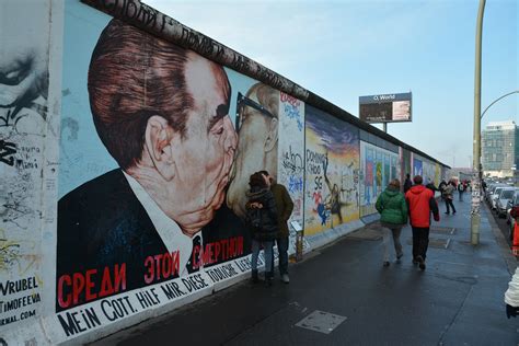 What happened to the Berlin Wall? | ENRS