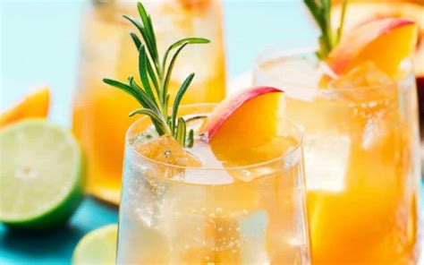 5 Perfect Peach Moonshine Cocktails - Cocktails Cafe