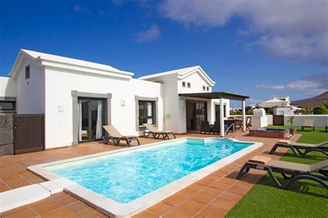 Luxury Villa, Playa Blanca, Lanzarote with private pool and hot tub ...