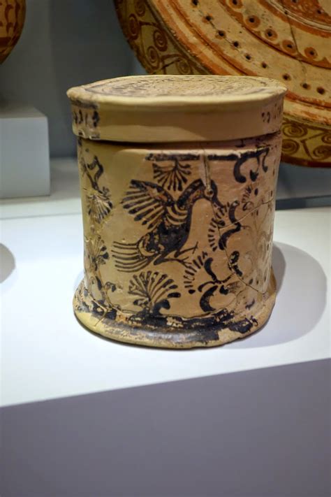 Travels with Saint Lucy: Minoan Pottery