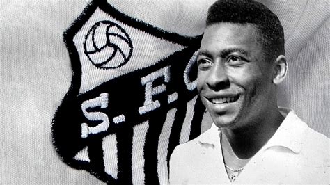 Homenaje en vida: el Santos pondrá a Pelé en el escudo de sus camisetas