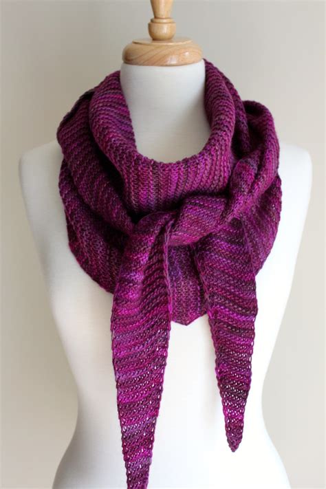 Free Knitting Patterns: Totally Triangular Scarf - Leah Michelle ...