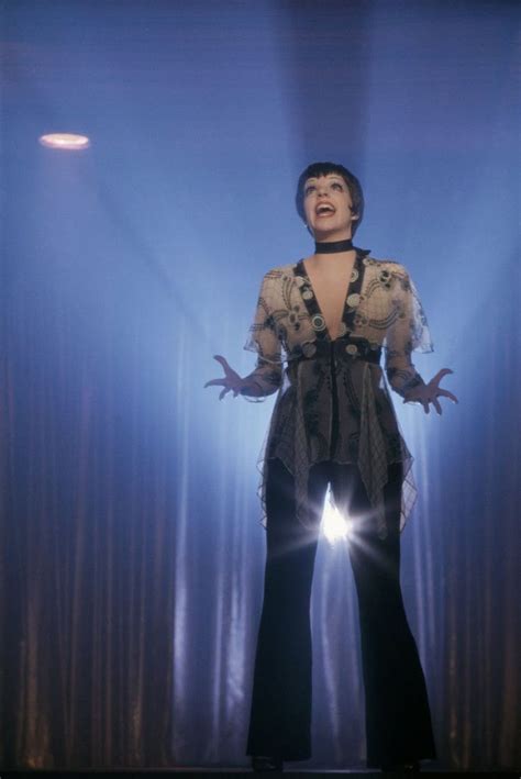 Liza Minnelli in Cabaret directed by Bob Fosse, 1972 | Liza minnelli ...