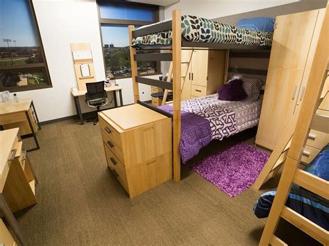 The pros and cons of UCI dorms and UCI off-campus housing