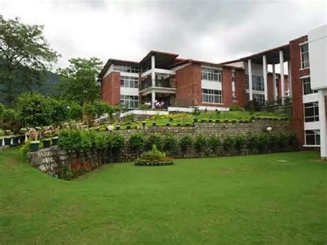 15 Best Residential Schools in South India : Fees Review and More