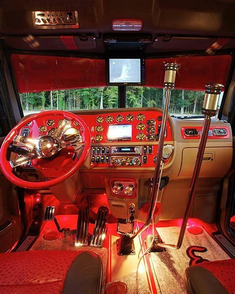 #peterbilt #interior #customPeterbilt custom 379 interior | Semi trucks ...