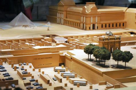 The Story Behind the Architecture and Construction of The Louvre Museum ...