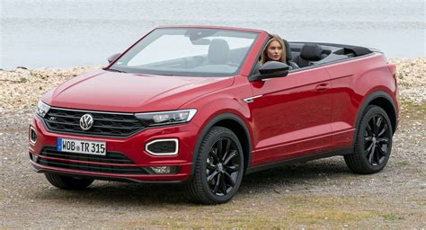 VW T-Roc Cabriolet: High-Riding Golf Convertible Successor Overexposed ...