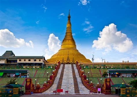 Uppatasanti Pagoda in Naypyidaw City (Nay Pyi Taw), Capital City of ...