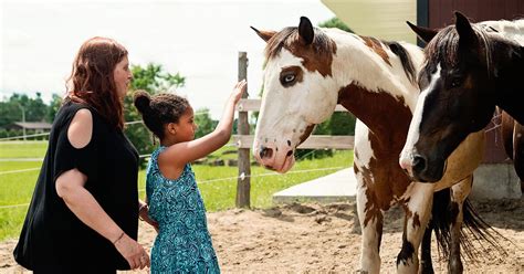 A Guide to the Mental and Physical Benefits of Equine Therapy